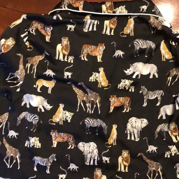 Banana Republic pjs in African animal prints/sz SM/ white piping EUC/button top - Picture 3 of 16